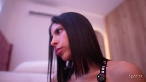 Veronica online show from 09/24/25, 12:30