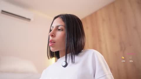 Veronica online show from 12/20/25, 02:46