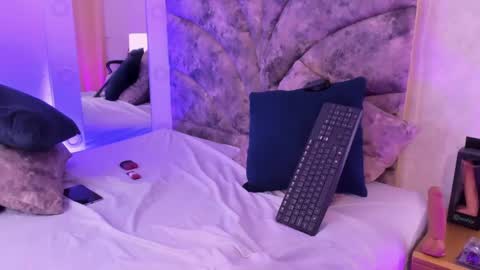 Veronica Olson online show from 01/31/25, 05:51