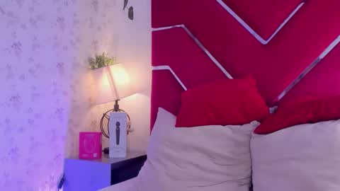 Veronica Olson online show from 09/21/25, 10:00