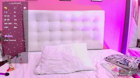 Veronica online show from 12/24/24, 06:22