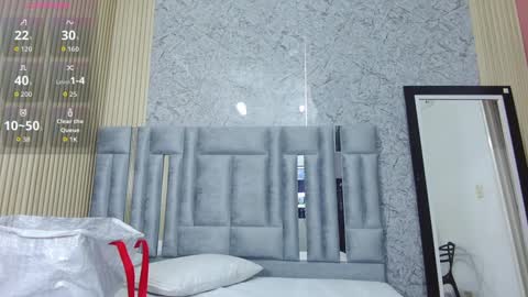 Veronica online show from 09/12/25, 12:49