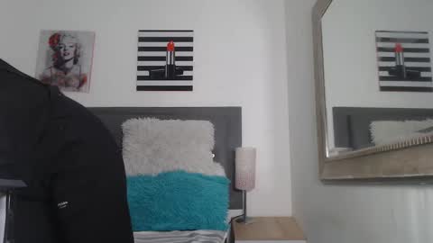 Snapshot of veronica_santanaa chatting on 09/30/25, 07:30 Veronica online show from 09/30/25, 07:30