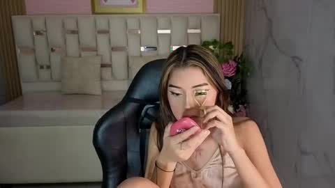 Snapshot of veronicaa_s chatting on 05/16/26, 08:07 veronicaa_s online show from 05/16/26, 08:07