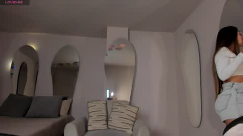 Snapshot of veronicablue1 chatting on 06/14/26, 06:48 Vero online show from 06/14/26, 06:48
