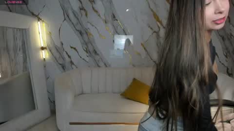 Snapshot of veronicablue1 chatting on 06/21/26, 10:07 Vero online show from 06/21/26, 10:07