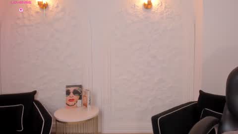 Snapshot of veronicablue1 chatting on 07/28/26, 03:21 Vero online show from 07/28/26, 03:21