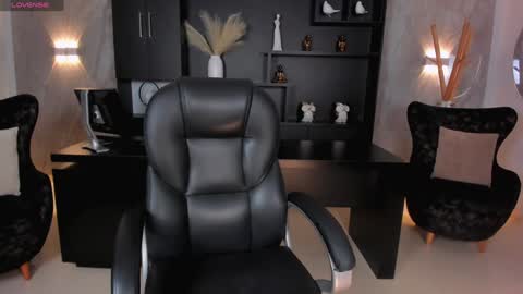 Snapshot of veronicacruz1 chatting on 02/08/25, 07:27 Vero online show from 02/08/25, 07:27