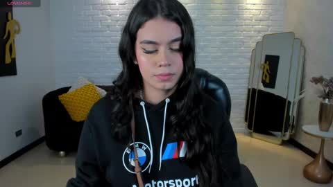 Snapshot of veronicacruz1 chatting on 02/11/25, 03:18 Vero online show from 02/11/25, 03:18