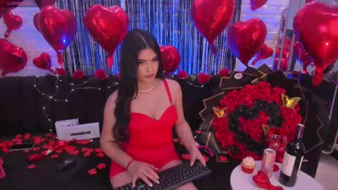 Snapshot of veronicacruz1 chatting on 02/15/25, 05:30 Vero online show from 02/15/25, 05:30