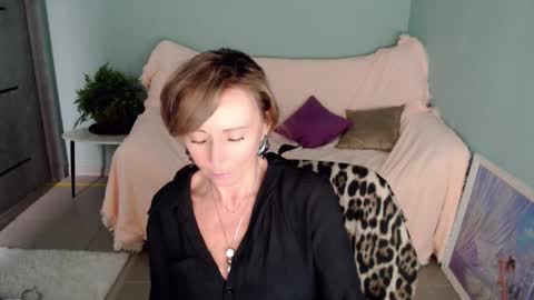 Helen online show from 03/05/25, 12:11