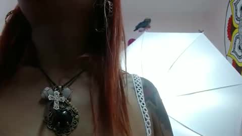 veronicaqueen2 online show from 09/17/25, 08:54