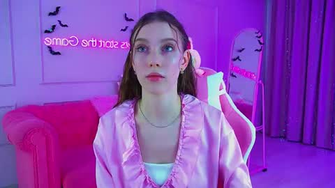 Veronica online show from 11/06/25, 06:31