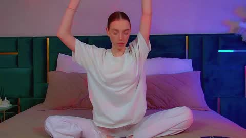 Veronica online show from 05/29/26, 07:34