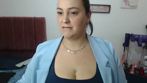 Snapshot of veroniicabbw_ chatting on 08/03/26, 10:54 veroniicabbw_ online show from 08/03/26, 10:54