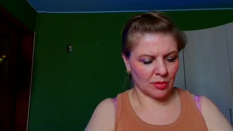 Snapshot of veronikawgold chatting on 05/05/26, 11:57 VeronikawGold online show from 05/05/26, 11:57