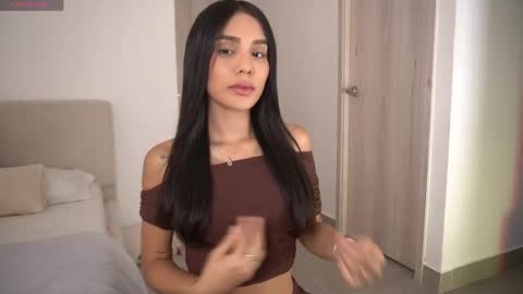  V A L  help me reach 100likes online show from 04/01/26, 09:45