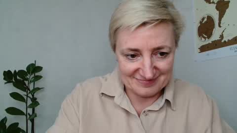 Snapshot of verony_ chatting on 03/10/25, 09:43 verony_ online show from 03/10/25, 09:43