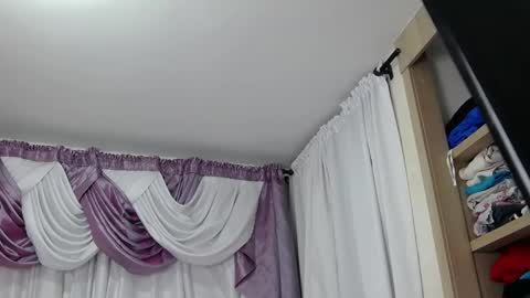 Vernica online show from 04/23/26, 11:40