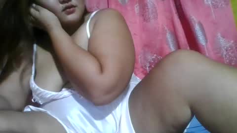 Snapshot of versatile_hottie_asian chatting on 06/18/26, 09:14 versatile_hottie_asian online show from 06/18/26, 09:14