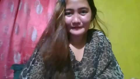 Snapshot of versatile_hottie_asian chatting on 07/28/26, 03:32 versatile_hottie_asian online show from 07/28/26, 03:32