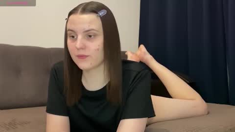 Snapshot of vertuliana chatting on 11/16/25, 12:05 Karina followed me bb online show from 11/16/25, 12:05