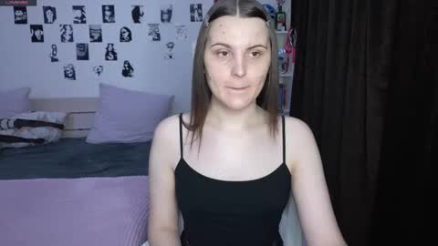 Snapshot of vertuliana chatting on 11/16/25, 09:09 Karina followed me bb online show from 11/16/25, 09:09