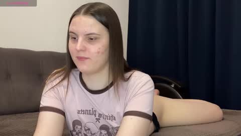 Snapshot of vertuliana chatting on 11/19/25, 05:40 Karina followed me bb online show from 11/19/25, 05:40