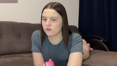 Snapshot of vertuliana chatting on 11/20/25, 07:41 Karina followed me bb online show from 11/20/25, 07:41