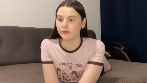 Snapshot of vertuliana chatting on 11/28/25, 09:23 Karina followed me bb online show from 11/28/25, 09:23