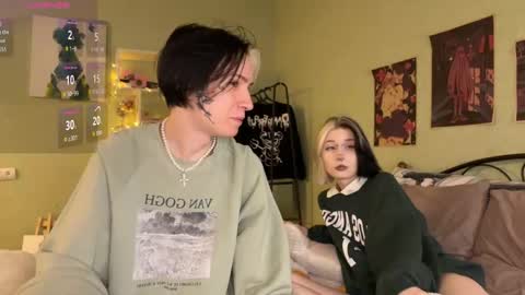 Snapshot of veryraretwins chatting on 10/23/25, 10:08 veryraretwins online show from 10/23/25, 10:08