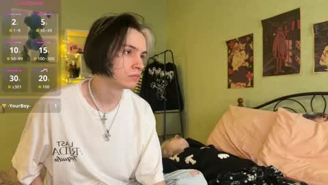 Snapshot of veryraretwins chatting on 11/24/25, 05:51 veryraretwins online show from 11/24/25, 05:51