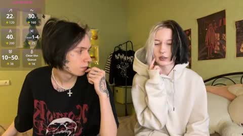 Snapshot of veryraretwins chatting on 11/26/25, 02:12 veryraretwins online show from 11/26/25, 02:12