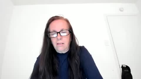 verysassypeachgoddess online show from 05/17/26, 12:45