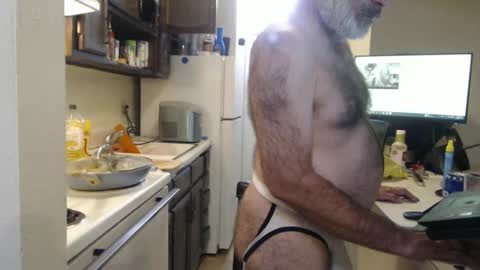 Snapshot of veryveryhairmanindenver chatting on 09/17/25, 12:23 hairy man online show from 09/17/25, 12:23