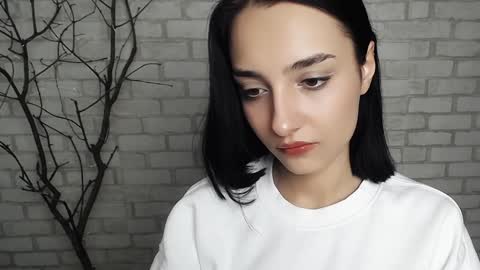 Snapshot of veryveryshygirl chatting on 01/01/25, 07:43 Ana online show from 01/01/25, 07:43