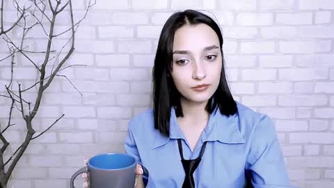 Snapshot of veryveryshygirl chatting on 03/08/25, 02:40 Ana online show from 03/08/25, 02:40