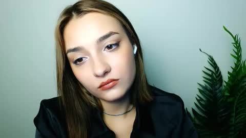 Ana online show from 11/28/25, 06:54