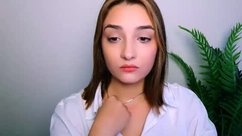 Ana online show from 12/17/25, 01:06