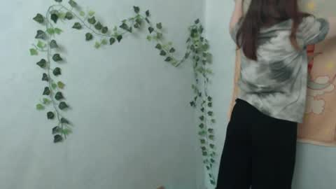 veryveryvery_shy online show from 04/01/26, 05:19