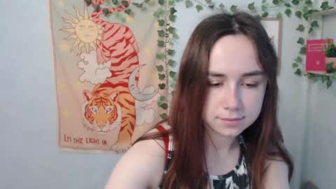 Snapshot of veryveryvery_shy chatting on 05/16/26, 05:37 veryveryvery_shy online show from 05/16/26, 05:37