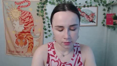 Snapshot of veryveryvery_shy chatting on 05/22/26, 05:36 veryveryvery_shy online show from 05/22/26, 05:36