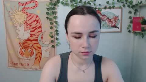 Snapshot of veryveryvery_shy chatting on 05/26/26, 05:47 veryveryvery_shy online show from 05/26/26, 05:47