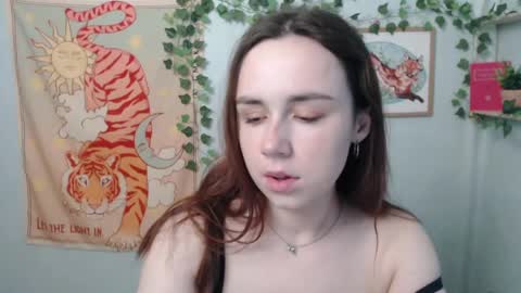 Snapshot of veryveryvery_shy chatting on 05/30/26, 05:37 veryveryvery_shy online show from 05/30/26, 05:37