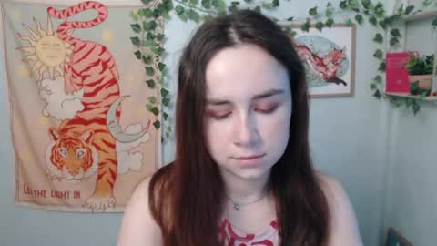 Snapshot of veryveryvery_shy chatting on 06/27/26, 05:45 veryveryvery_shy online show from 06/27/26, 05:45