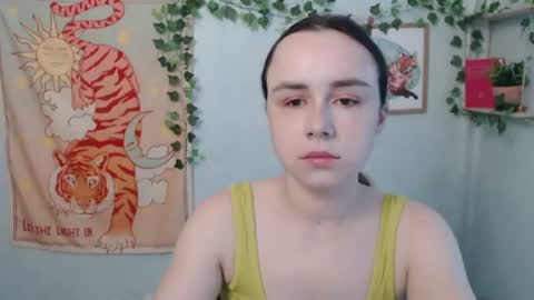 Snapshot of veryveryvery_shy chatting on 07/10/26, 05:56 veryveryvery_shy online show from 07/10/26, 05:56