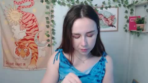 Snapshot of veryveryvery_shy chatting on 07/17/26, 05:47 veryveryvery_shy online show from 07/17/26, 05:47