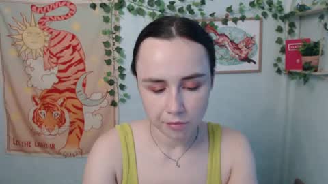Snapshot of veryveryvery_shy chatting on 07/22/26, 06:05 veryveryvery_shy online show from 07/22/26, 06:05