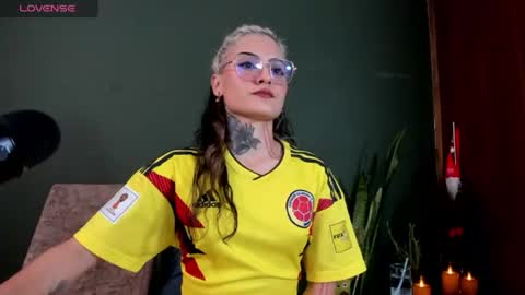 natalia gomez online show from 06/18/26, 10:03