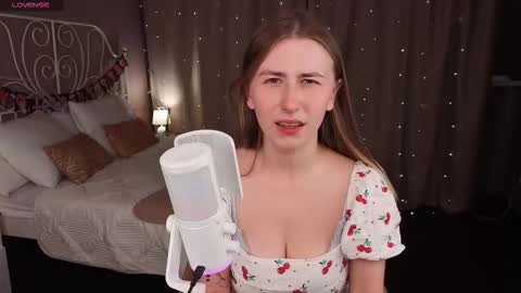 Celeste online show from 11/06/25, 06:36